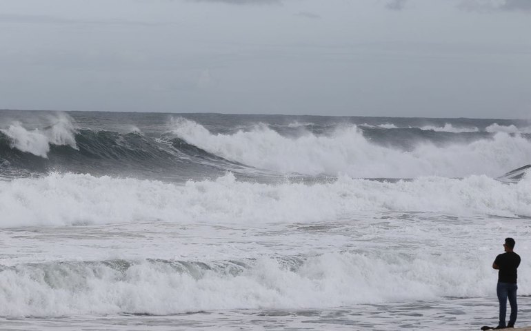 Ciclone: Marinha alerta para ressaca do mar e ondas de até 4,5 m em SP e Santa Catarina