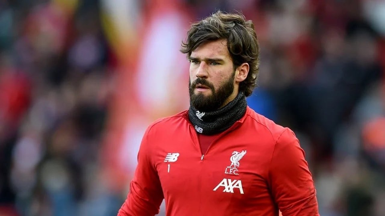 Alisson defende pênalti e Núñez faz gol da vitória do Liverpool sobre o West Ham