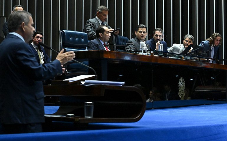 Proibição de descontos em benefícios do INSS segue para sanção presidencial