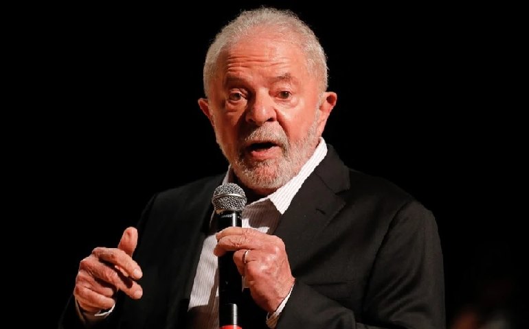 Em discurso de união, Lula promete construção de moradias em São Sebastião