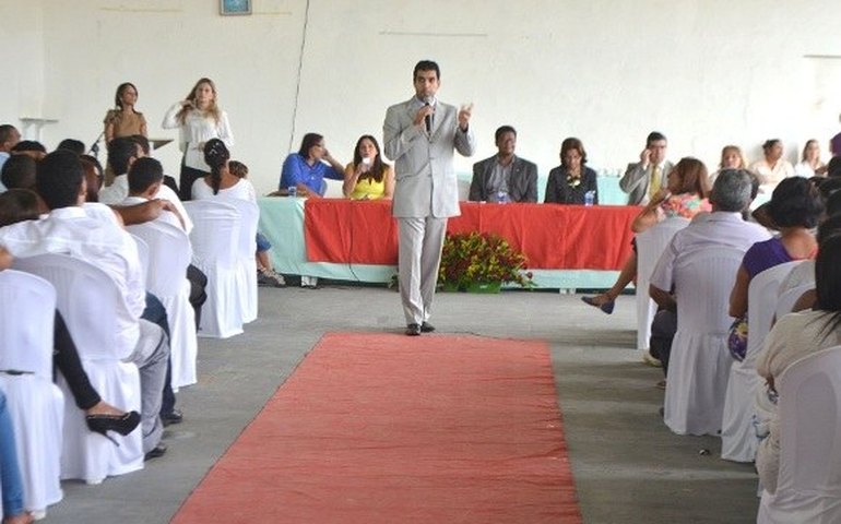 Servidores e custodiados se casam durante cerimônia no sistema prisional