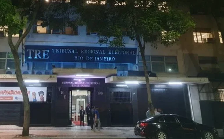 TRE-RJ vai trocar locais de votação em áreas de risco e usar dados de inteligência para vetar candidatos ligados ao crime