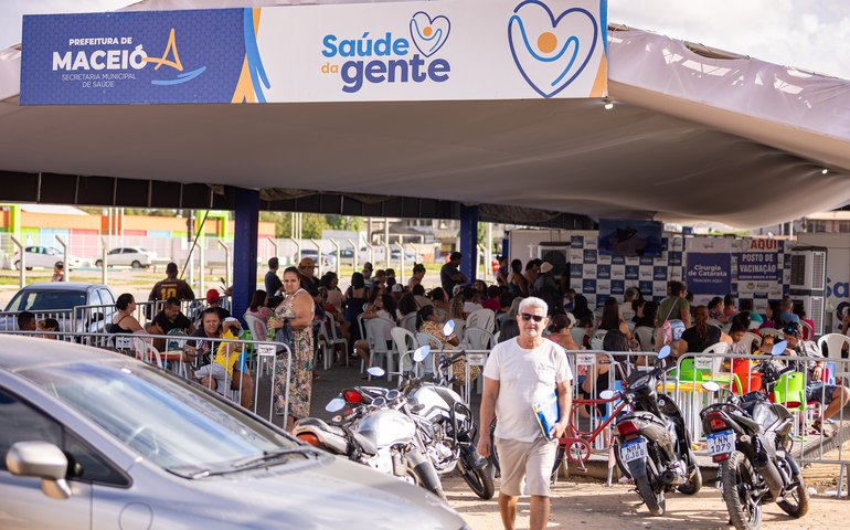 Programa da gestão JHC, Olhar da Gente vira referência nacional de cirurgias de catarata