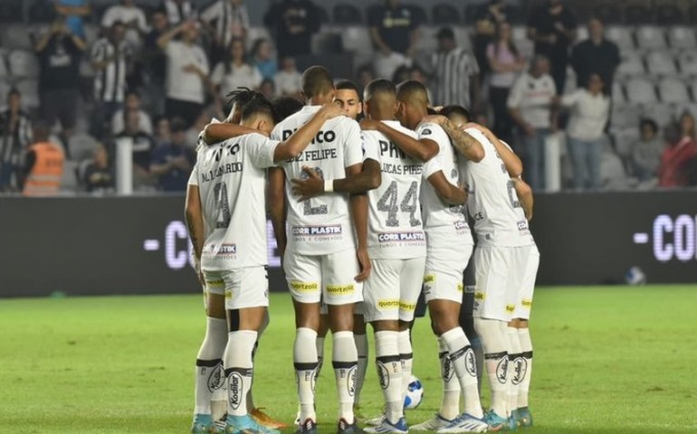 Santos marca no fim e derrota Coritiba no fechamento da 21ª rodada do Brasileirão