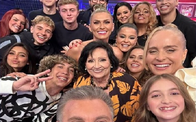 Aniversariante Huck se declara doador de órgãos e homenageia Faustão: 'O Domingão é para você'