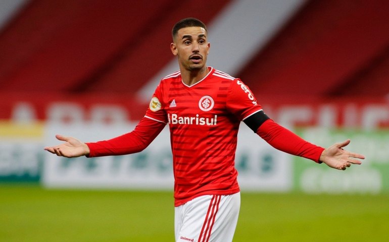 Fortaleza contrata atacante Thiago Galhardo por empréstimo até fim do Brasileirão