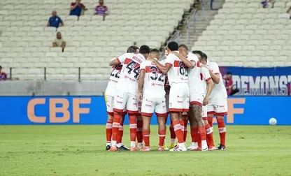 CRB tentou, mas sofreu a virada contra o Fortaleza. - Foto: Lucca Morais/CRB