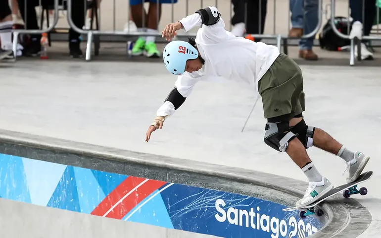 Augusto Akio brilha e Brasil garante cinco skatistas nas semifinais do Pro Tour de Dubai