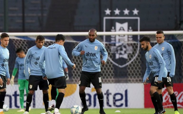 Após jogo contra o Brasil, Uruguai confirma novos casos de covid-19