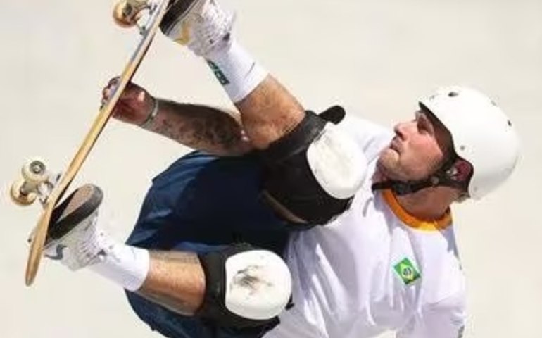Augusto Akio e Pedro Barros garantem o Brasil na final do Mundial de Skate Park e Pedro Barros garantem o Brasil na final do Mundial de Skate Park