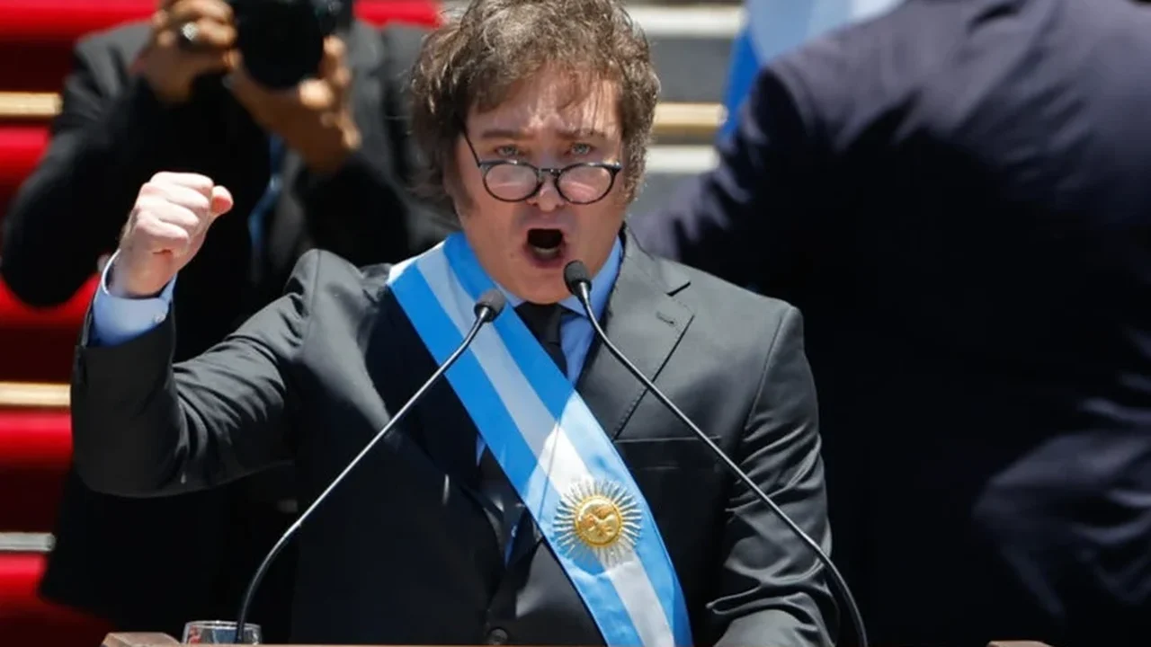 Governo de Giorgia Meloni concede cidadania italiana ao argentino Javier Milei