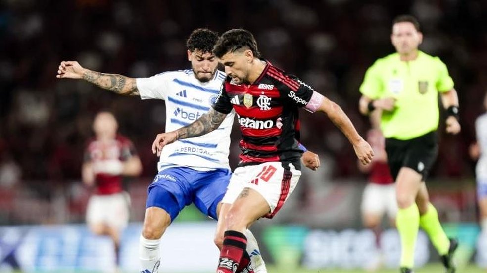 Flamengo e Cruzeiro empatam em duelo no topo do Brasileirão