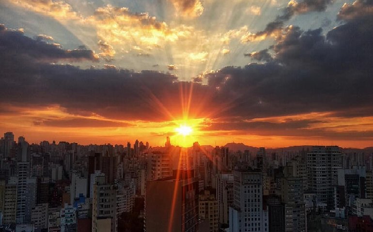 Quando volta a fazer sol em SP e no litoral paulista? Confira a previsão