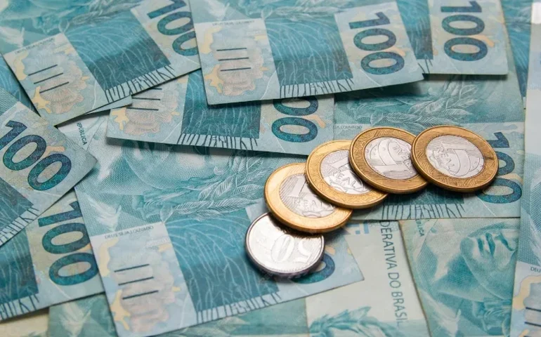 Com a chegada da Copa, Receita já apreendeu quase 1 milhão de camisas falsas de time nos últimos três meses