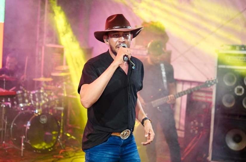 Apresentações de Dudu Vaqueiro e Banda Xamego de Menina fazem sucesso na segunda noite do São João do Povo, em Palmeira