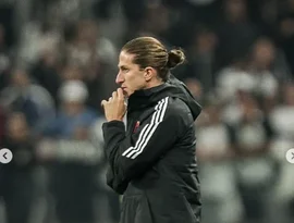 Filipe Luís destaca desempenho do Flamengo após derrota e recebe críticas da torcida