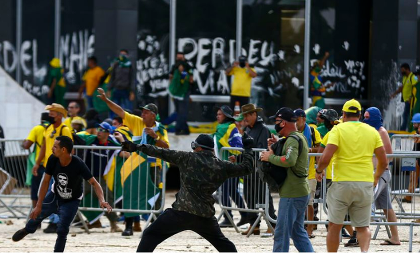 Governos proíbe contratos com pessoas e empresas envolvidas em atos antidemocráticos