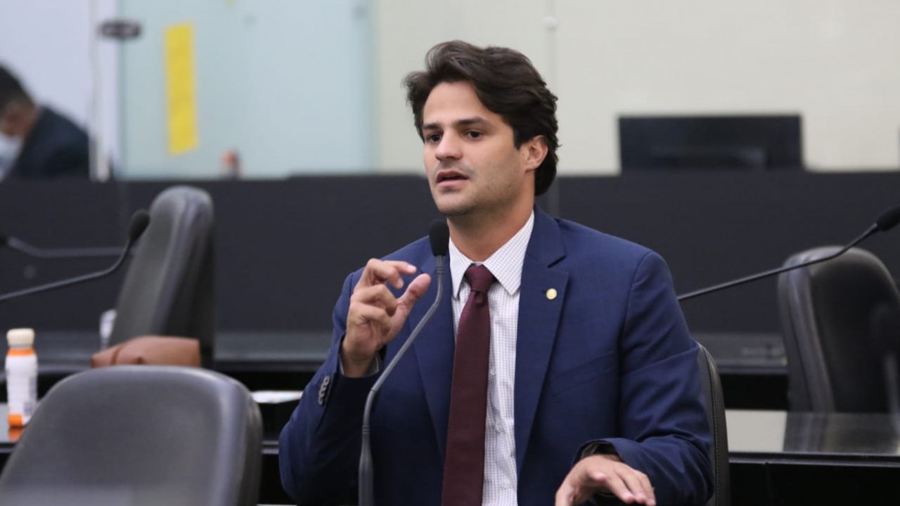 Capitalização visa elevar capacidade de investimento da Eletrobras, diz ministro