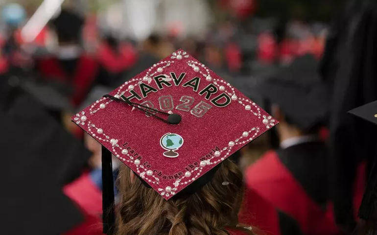 Justiça prorroga decisão contra bloqueio de vistos em Harvard