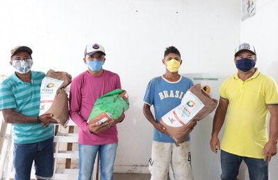 Agricultura de Santana do Mundaú distribui mais de 3 mil toneladas de sementes