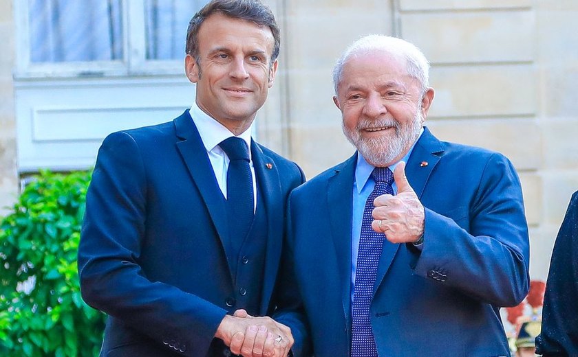 Lula e Macron lançam submarino e defendem ampliar parceria militar