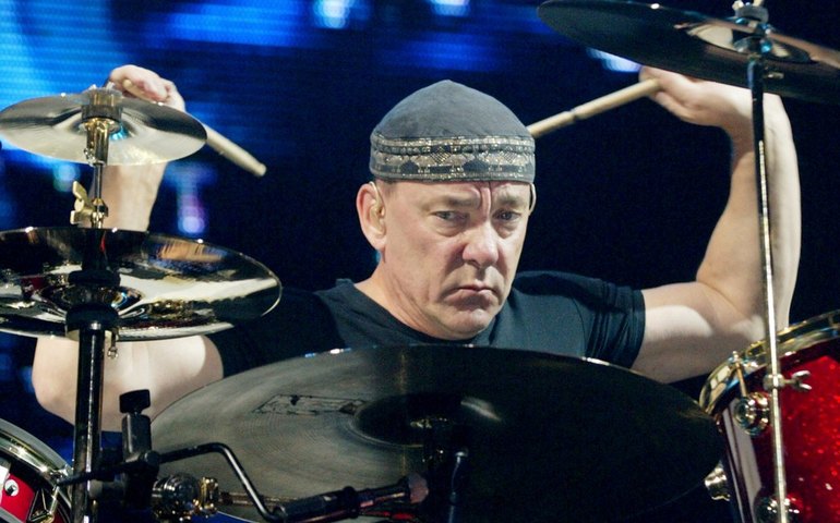 Neil Peart, o virtuoso baterista do Rush, morre aos 67 anos