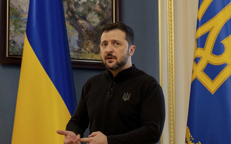 Ucrânia enfrenta risco de colapso diante de falta de recursos e aumento da deserção, aponta cientista político