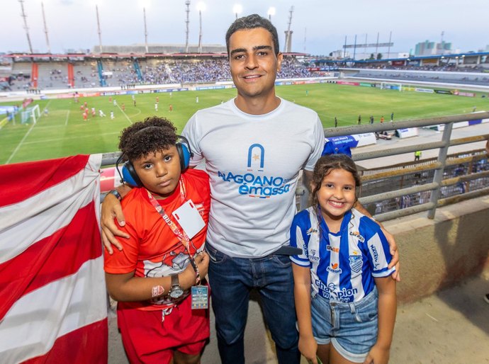 Prefeito JHC acompanha Campeonato Alagoano, marcado pela inclusão