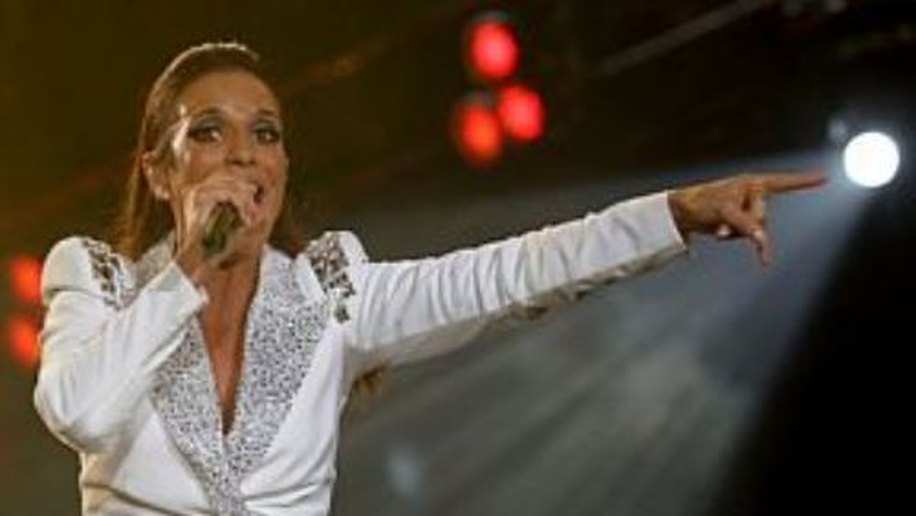 Ivete Sangalo é internada com meningite
