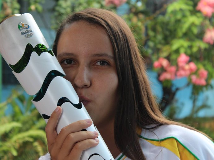 SEMED acompanha jovem penedense na passagem da tocha olímpica