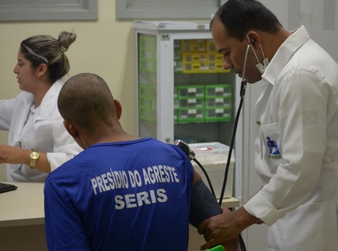 Reeducandos são vacinados contra hepatite B, sarampo, rubéola e caxumba