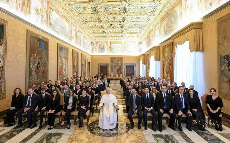 Papa recebe eurodeputados de extrema direita e exalta Europa 'judaico-cristã'