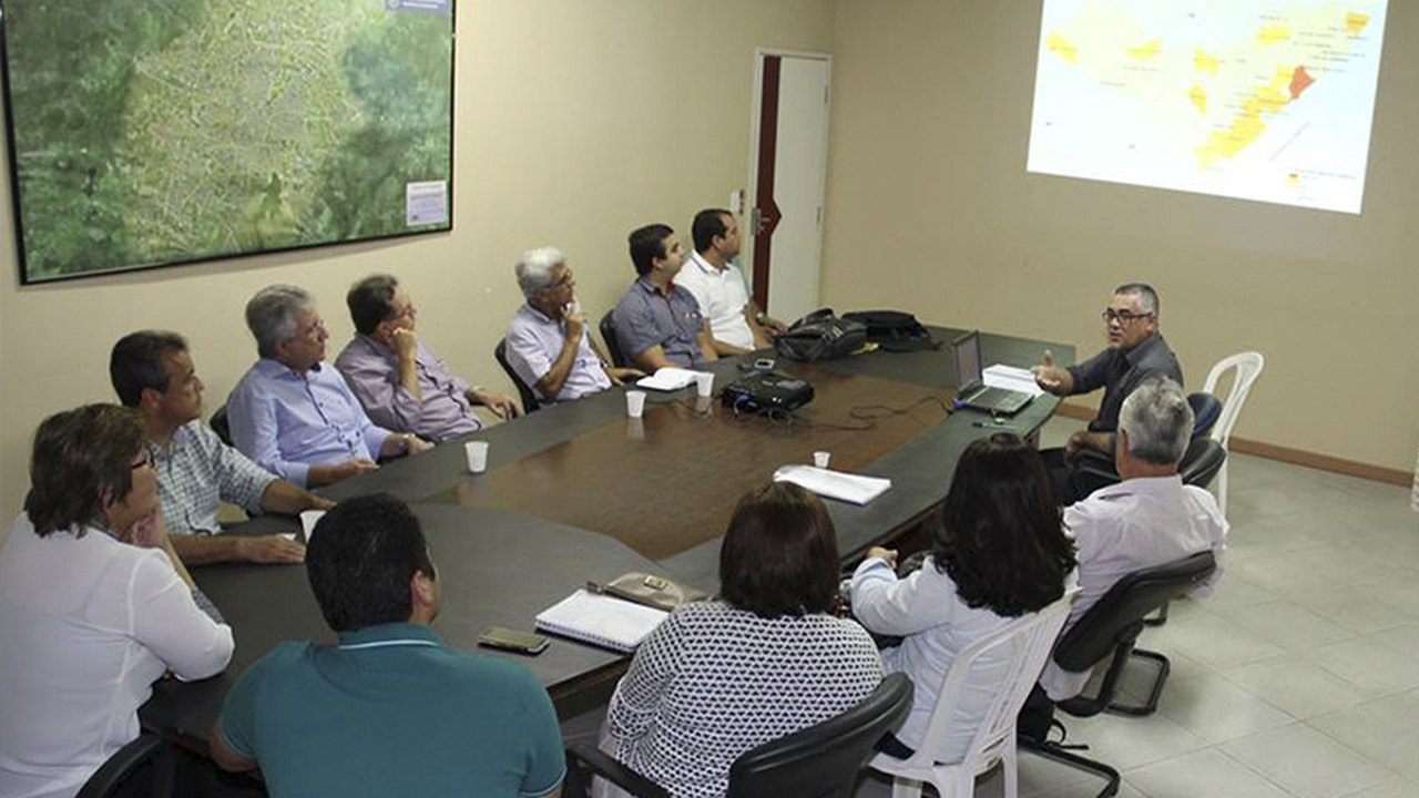 Prefeita Célia Rocha conhece projeto do novo aeroporto de Arapiraca
