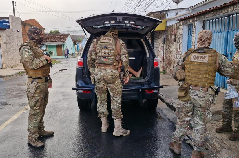 Polícia Civil deflagra Operação Pavio Curto e prende integrantes de torcida organizada em Maceió