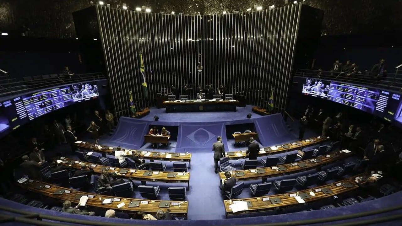 Senado avança com proposta para acabar com escala 6x1