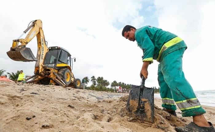 A Secretaria de Estado de Ressocialização e Inclusão Social enviará reeducandos para colaborar com o trabalho de retirada do óleo das praias
