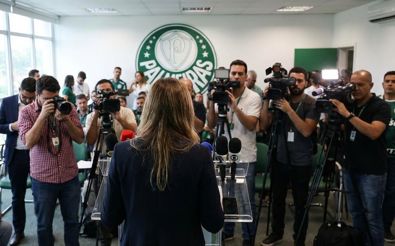 Leila Pereira critica desempenho do Palmeiras e ironiza cobranças: 'Não chuto no gol'