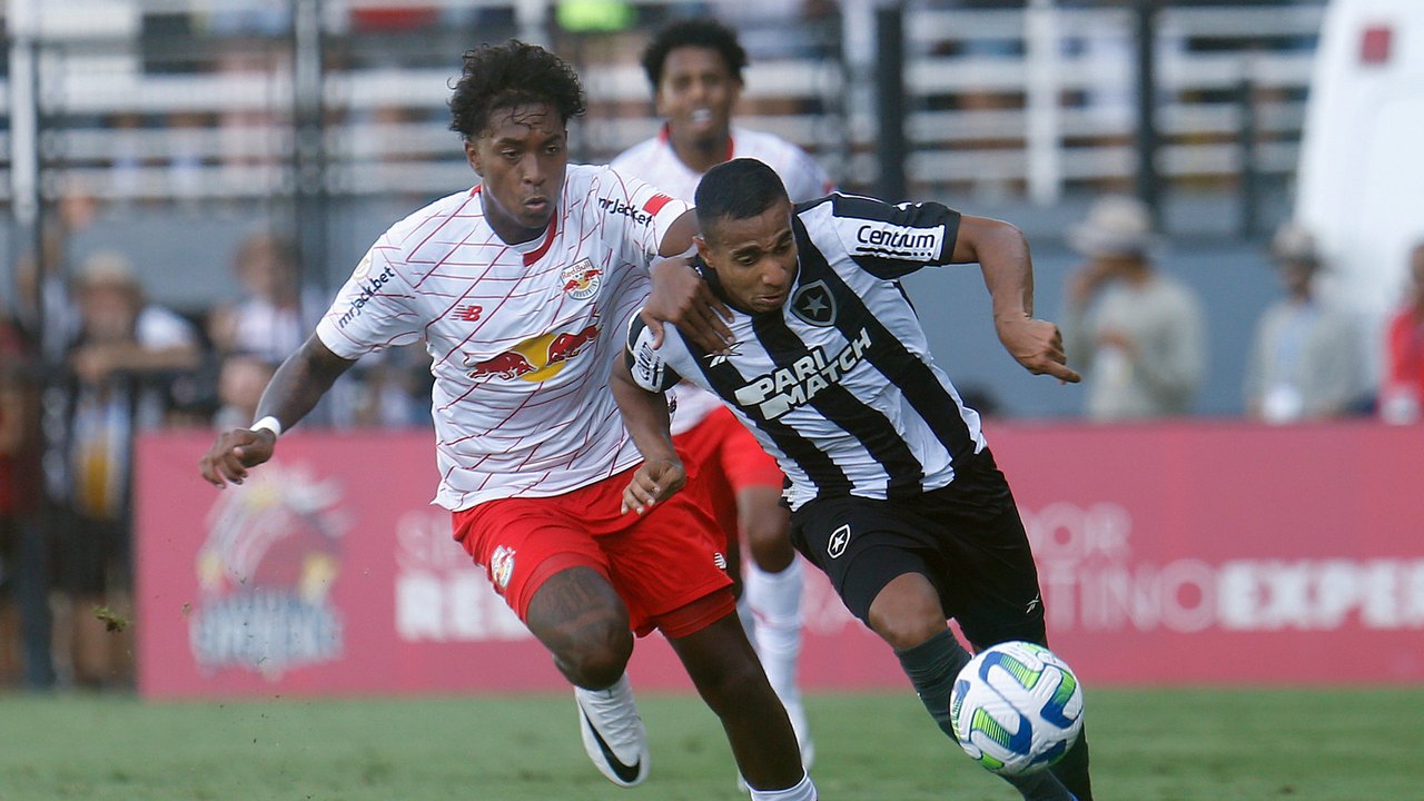 Botafogo vira no 1º tempo, mas cede empate ao Red Bull Bragantino nos acréscimos