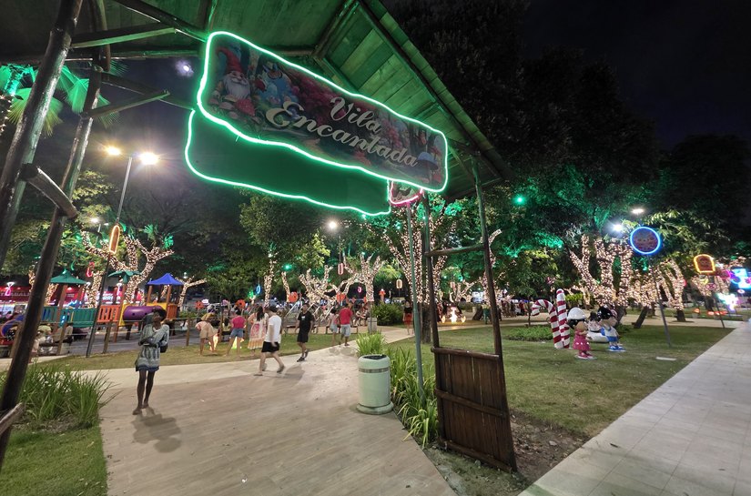Abertura da Vila Encantada reúne centenas de famílias no Parque do Centenário