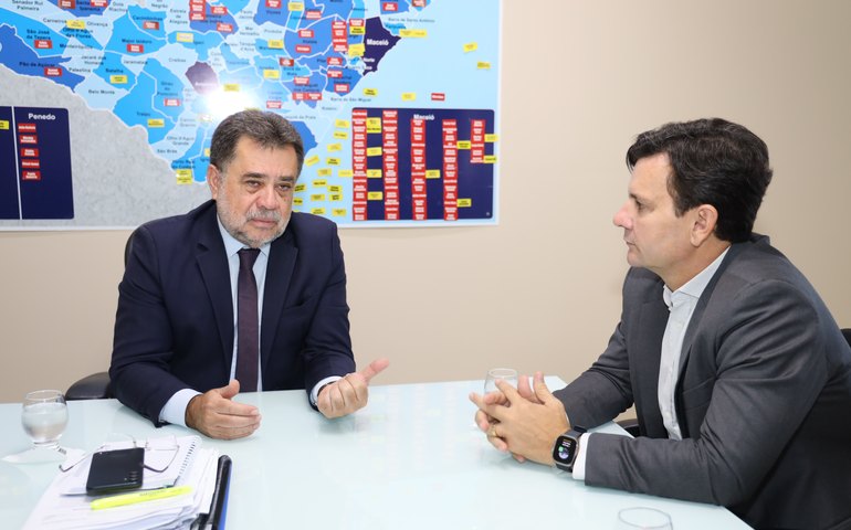 PGJ Lean Araújo recebe presidente da AMA; encontro discute autocomposição e pacto pela educação