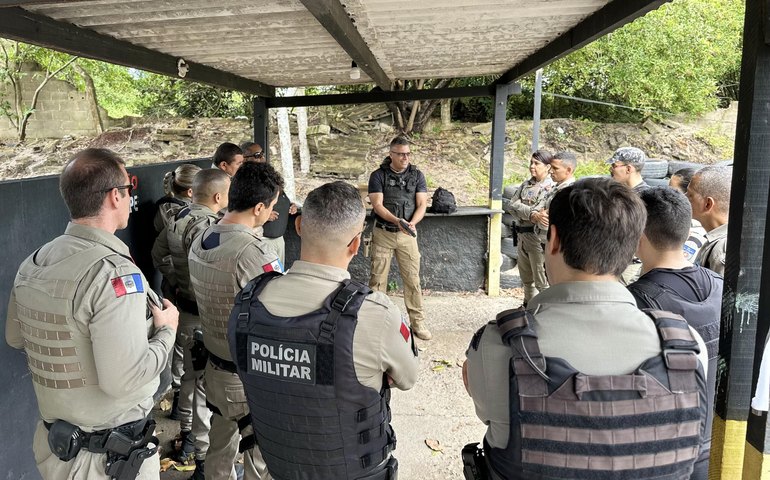 Policiais militares da Operação Lei Seca participam de instrução sobre situações de risco