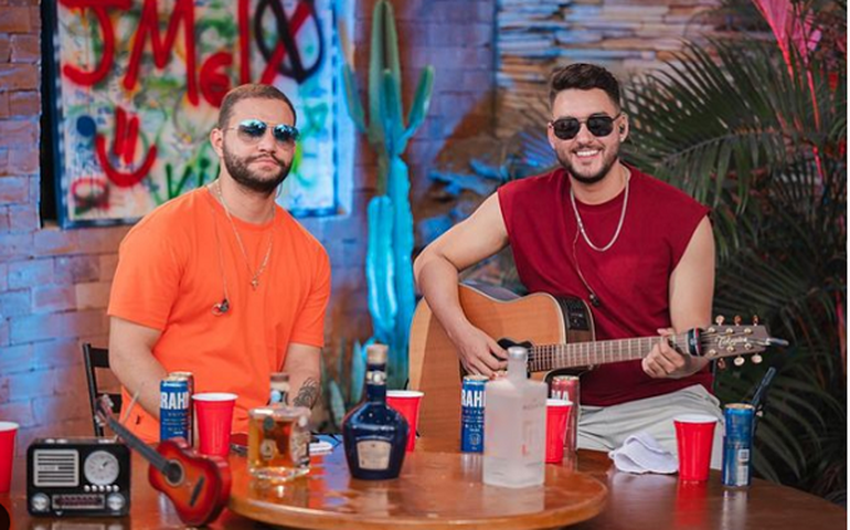 Juan Marcus e Vinicius apresentam o volume 1 de “Festinha VIP”