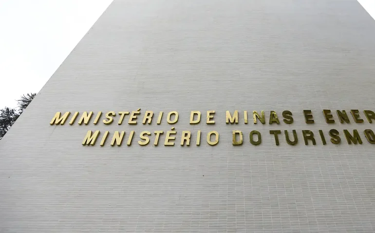 Governo quer aumento de turistas estrangeiros para 8,1 milhões por ano até 2027