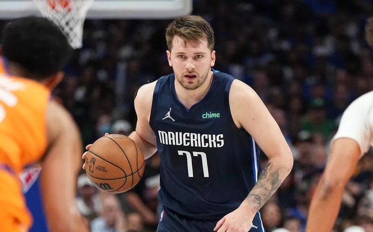 Mavericks vencem Suns e empatam série nos playoffs da NBA; Heat avança