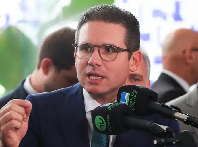 Câmara vai declarar perda do mandato de Zambelli, diz Motta