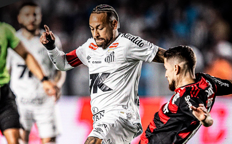 Neymar é decisivo, Santos bate líder Flamengo no fim e respira contra a queda no Brasileirão
