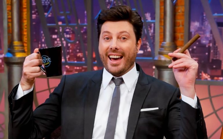 ‘Me diagnosticaram com espectro autista’, diz Danilo Gentili; veja outros 6 famosos que souberam da condição na fase adulta