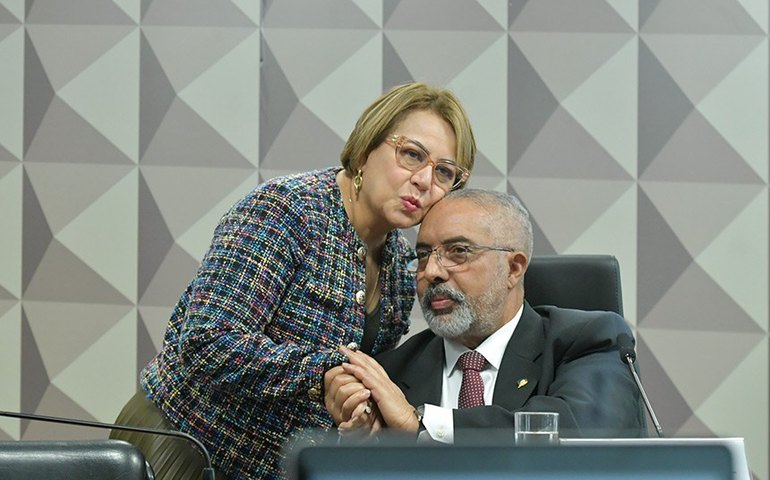 CDH aprova Banco Vermelho pelo fim da violência contra a mulher