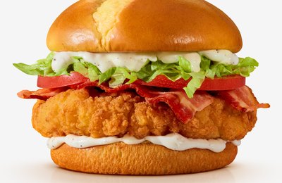 McCrispy Chicken Bacon Ranch combina toda a crocância do frango e do bacon com o sabor do Molho Ranch