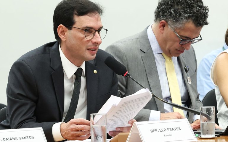 Fim da escala 6x1: relator propõe que um dia de folga seja no domingo